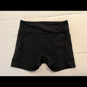 Outdoor Voices Zoom 3.5” short